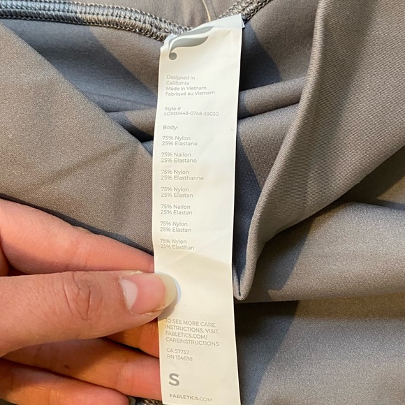 Fabletics leggings - Picture 8 of 8
